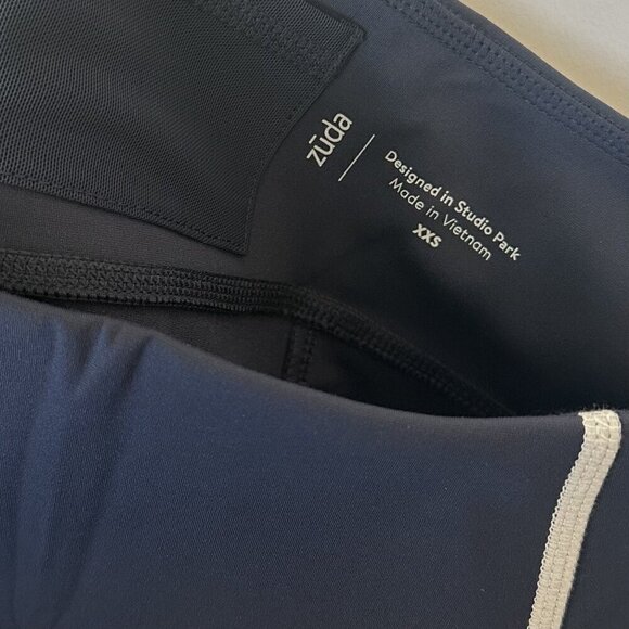 NEW Zuda Dark Navy Z-Leggings with Reflective Coverstitch - Size: XXS - Picture 4 of 8